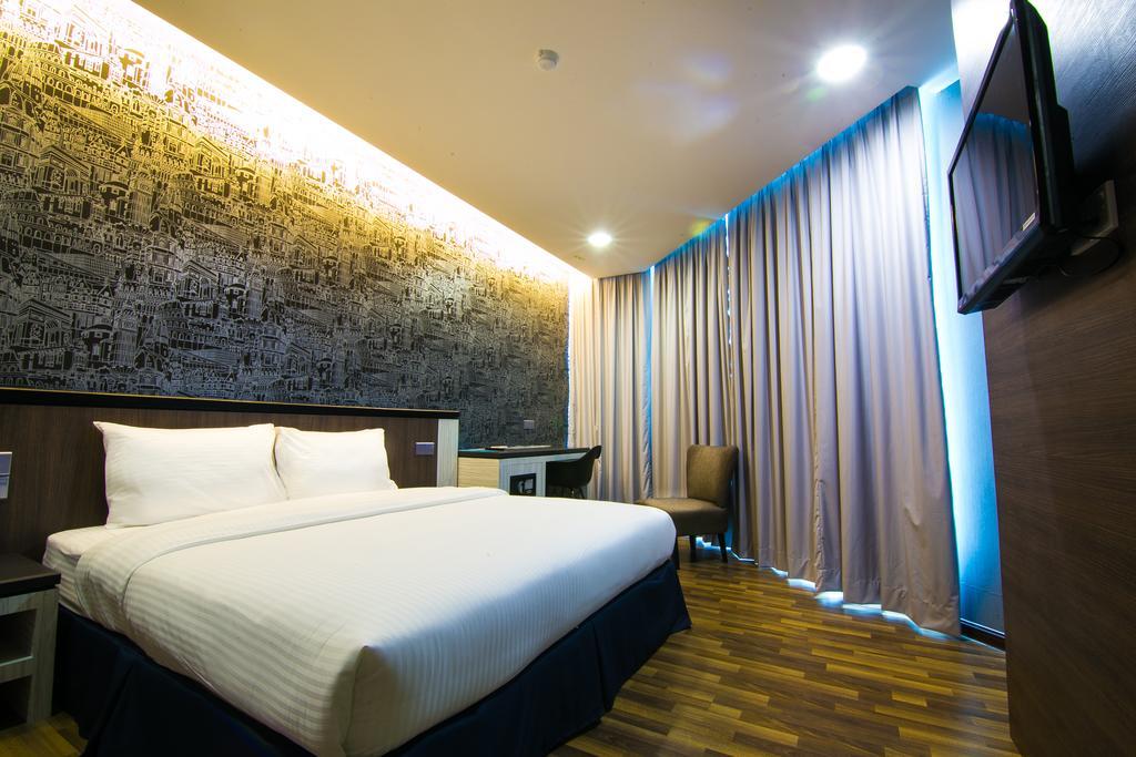 Executive Deluxe Suite